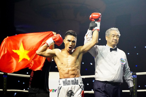 Nguyễn Văn Hải hạ knock out chóng vánh Abdul Motalib trong 12 giây - Ảnh: COCKY Nguyễn Văn Hải hạ knock out chóng vánh Abdul Motalib trong 12 giây - Ảnh: COCKY