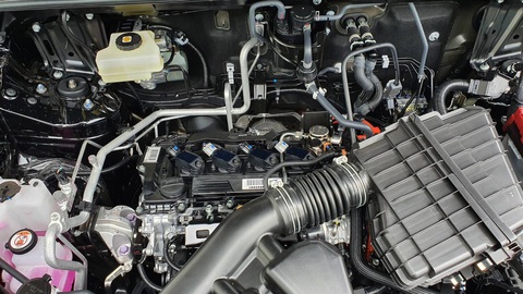 Toyota Innova 2023 nhận cọc, thay đổi lớn để cạnh tranh Xpander, nhưng giá bán có thể là rào cản - Ảnh 9. Xe trang bị động cơ xăng Dynamic Force Engine, 2.0L 4 xy-lanh, mạnh hơn đời cũ với công suất 171 mã lực và mô-men xoắn 205 Nm. Tùy chọn thứ hai là động cơ hybrid sử dụng kết hợp động cơ xăng 2.0L (công suất 152 mã lực, mô-men xoắn 187 Nm) và mô-tơ điện (công suất 113 mã lực, mô-men xoắn 206 Nm), cho tổng công suất 186 mã lực. Tất cả đi kèm hộp số tự động vô cấp CVT, có chế độ sang số giả lập 10 cấp tuần tự. Phiên bản hybrid có 4 chế độ lái: Eco, Normal, Power và EV. Cùng với đó là gói công nghệ an toàn Toyota Safety Sense 3.0 - Ảnh: Đại lý Toyota/Facebook
