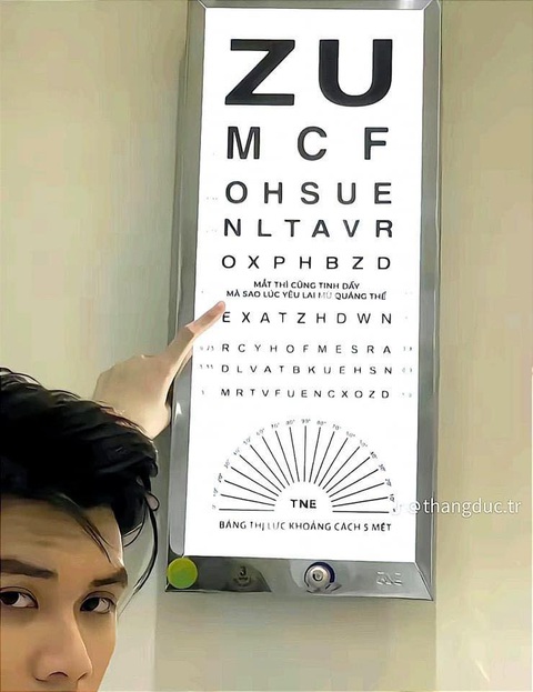 Ảnh vui 17-7: Cách duy nhất để chặn đứng trào lưu 'flex' - Ảnh 5. Cho em cặp kính soi rõ tình yêu đi ạ.