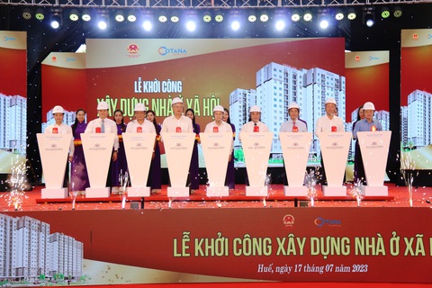 Thừa Thiên Huế sắp có thêm hơn 1.000 căn nhà ở xã hội - Ảnh 1. Thừa Thiên Huế vừa khởi công xây dựng thêm hơn 1.000 căn nhà ở xã hội tại khu phức hợp Thủy Vân (TP Huế) - Ảnh: NHẬT LINH