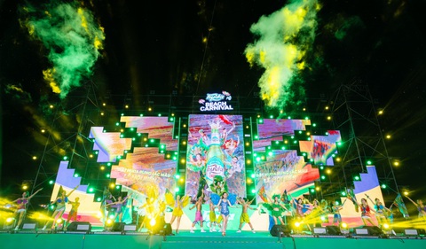 Hòa mình vào không gian lễ hội biển Huda Beach Carnival 2023 đầy sắc màu tại Quảng Trị - Ảnh 3. Sân khấu của đêm hội âm nhạc được Huda đầu tư tỉ mỉ về cả âm thanh và ánh sáng.