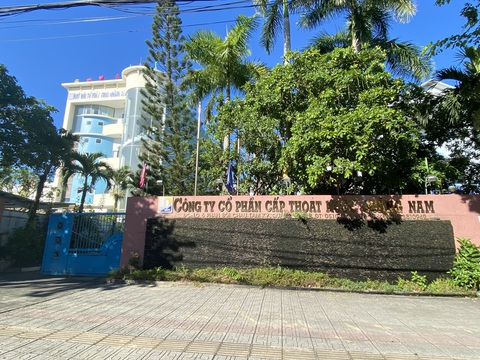 Lãnh đạo Quảng Nam nói gì về khôi phục cổ phần vốn nhà nước đã thoái vốn ở công ty cấp thoát nước? - Ảnh 1. Tỉnh Quảng Nam muốn khôi phục cổ phần vốn nhà nước tại Công ty cổ phần Cấp thoát nước Quảng Nam sau khi đã thoái vốn toàn bộ - Ảnh: LÊ TRUNG