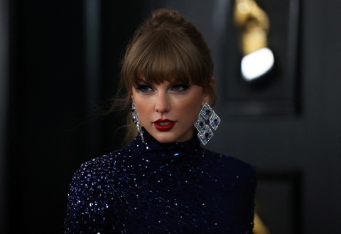 Kỷ lục mới của Taylor Swift: nghệ sĩ nữ có nhiều album top 1 nhất - Ảnh 1. Billboard: Taylor Swift giữ kỷ lục là nghệ sĩ nữ có 4 album top 10 cùng lúc - Ảnh: REUTERS