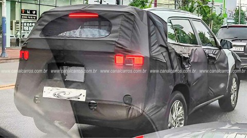 Hyundai Creta facelift lộ yếu tố mới - Ảnh 3. Đuôi xe xuất hiện giao diện đèn hậu mới - Ảnh: canalcarros