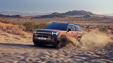 Hyundai công bố những thông tin chính thức đầu tiên của Santa Fe đời mới - Ảnh 1. Hyundai Santa Fe 2024 được định hướng là mẫu xe phù hợp với khách hàng năng động đam mê du lịch nhưng cũng cần xe tiện nghi dùng hằng ngày - Ảnh: Hyundai