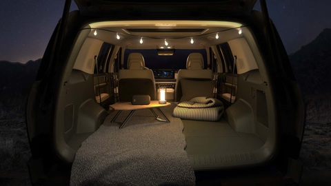 Hyundai công bố những thông tin chính thức đầu tiên của Santa Fe đời mới - Ảnh 3. Không gian phía sau Hyundai Santa Fe có thể được sử dụng như khu vực nghỉ ngơi dễ dàng và tiện lợi - Ảnh: Hyundai