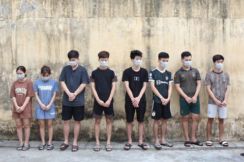 Bắt nhóm sinh viên đại học dựng lên ‘thầy Thế’ có khả năng giải hạn, cầu tài lộc... lừa đảo tiền tỉ - Ảnh 1. Bắt nhóm sinh viên đại học dựng lên "thầy Thế" có khả năng làm lễ giải hạn để lừa đảo tiền tỉ - Ảnh: LÊ PHƯỢNG