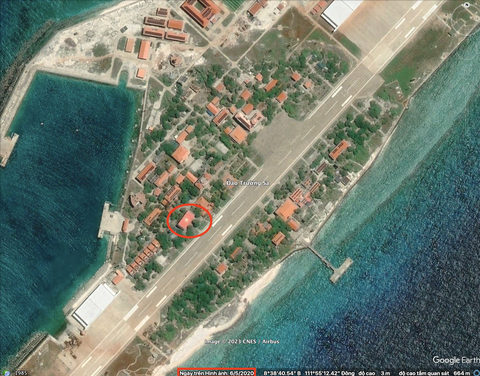 Quốc kỳ Việt Nam ở Trường Sa đã trở lại trên Google Maps, Google Earth - Ảnh 4. Bức ảnh chụp ngày 6-5-2020 của bản Pro Google Earth hiển thị quốc kỳ Việt Nam trên đảo Trường Sa Lớn, với nguồn ảnh là CNES/Airbus - Ảnh chụp màn hình