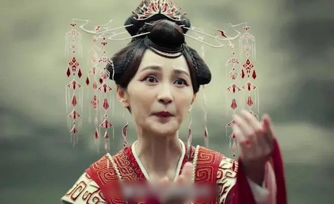 Nhan sắc nàng Đát Kỷ 41 tuổi bị chê già như... mẹ nam chính - Ảnh 4. Ở một số góc máy, Diêu Địch bị dìm nhan sắc thảm bại, già nua như bà lão