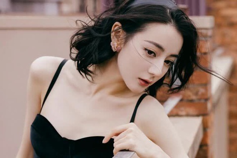 Địch Lệ Nhiệt Ba gây thất vọng vì càng diễn càng dở - Ảnh 1. Địch Lệ Nhiệt Ba sở hữu nhan sắc xinh đẹp nhưng diễn xuất hạn chế - Ảnh: Sina