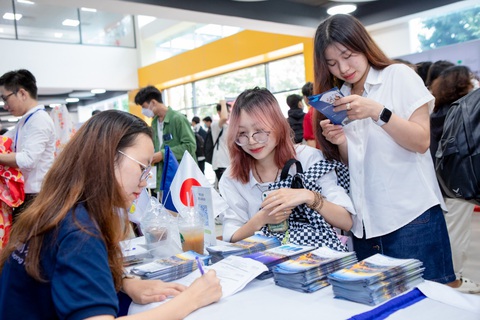 Doanh nghiệp Nhật đến HUTECH ‘săn’ nhân sự chất lượng - Ảnh 4. Doanh nghiệp Nhật đến HUTECH ‘săn’ nhân sự chất lượng - Ảnh 4.