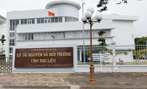 Bạc Liêu chỉ còn 7 địa điểm cơ quan cấm ghi âm, ghi hình - Ảnh 1. Những biển cấm không đúng quy định này tại các cơ quan chuyên môn thuộc UBND tỉnh Bạc Liêu đã bị dỡ bỏ - Ảnh: NGỌC HÂN