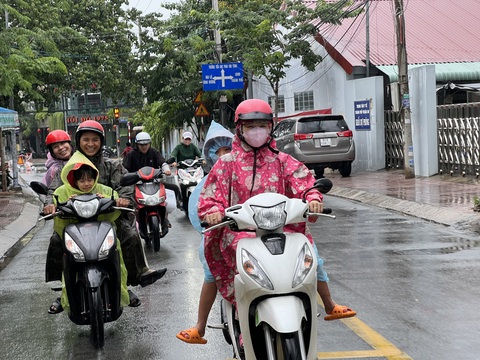 Thời tiết hôm nay 20-7: Bắc Bộ giảm mưa, Nam Bộ mưa to - Ảnh 1. Hôm nay thời tiết Nam Bộ tiếp tục có mưa, đợt mưa này kéo dài nhiều ngày tới - Ảnh: DUYÊN PHAN