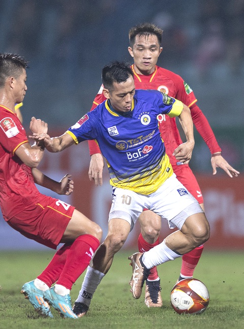 Đương kim vô địch Hà Nội sẽ đáng gờm hơn khi tiền đạo Văn Quyết (giữa) trở lại thi đấu - Ảnh: ANH HOÀNG Đương kim vô địch Hà Nội sẽ đáng gờm hơn khi tiền đạo Văn Quyết (giữa) trở lại thi đấu - Ảnh: ANH HOÀNG