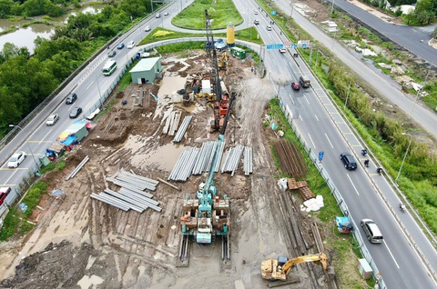 Khu vực nút giao thông An Phú (TP Thủ Đức, TP.HCM) bị phản ảnh tình trạng công trình thi công bầy hầy. Ghi nhận ngày 2-7 - Ảnh: CHÂU TUẤN Khu vực nút giao thông An Phú (TP Thủ Đức, TP.HCM) bị phản ảnh tình trạng công trình thi công bầy hầy. Ghi nhận ngày 2-7 - Ảnh: CHÂU TUẤN