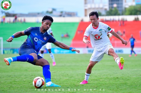 HLV Kiatisak: ‘Thật không vui khi Hoàng Anh Gia Lai bại trận - Ảnh 1. HLV Kiatisak: ‘Thật không vui khi Hoàng Anh Gia Lai bại trận - Ảnh 1.
