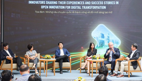 TP.HCM: Nghiên cứu mỗi sở có một phó giám đốc phụ trách khoa học công nghệ - Ảnh 2. Các diễn giả chia sẻ tại sự kiện sáng 20-7 - Ảnh: TRỌNG NHÂN