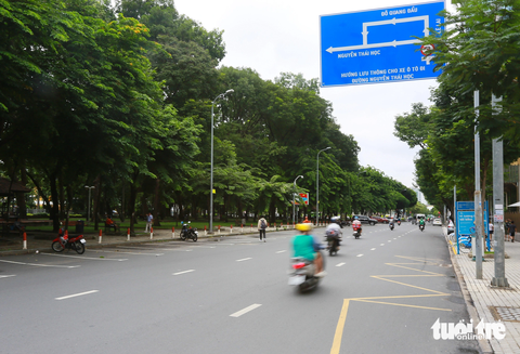 Bốn vị trí dự kiến xây nhà xe cao tầng ở TP.HCM ra sao? - Ảnh 7. Theo Sở Giao thông vận tải TP.HCM, tổng diện tích các khu đất này dự kiến hơn 1.500m2, sức chứa khoảng 350 ô tô từ 9 chỗ trở xuống và hàng trăm xe máy. Trong nghị quyết số 98 vừa được thông qua, có quy định cơ chế đặc thù cho TP.HCM được phép xây dựng nhà để xe có thời hạn trên đất Nhà nước quản lý.