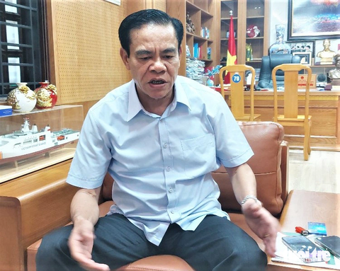 Chủ tịch tỉnh công khai số điện thoại, cán bộ cấp dưới không còn 'vòi vĩnh' - Ảnh 1. Ông Võ Trọng Hải tại buổi trao đổi với PV ngày 20-7 - Ảnh: L.M.