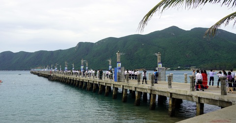 Chủ tịch nước Võ Văn Thưởng dự lễ khánh thành, khởi công tại Côn Đảo - Ảnh 3. Cảng tàu khách Côn Đảo nằm ở trung tâm Côn Đảo thuân tiện cho người dân, du khách đi lại - Ảnh: Đ.H