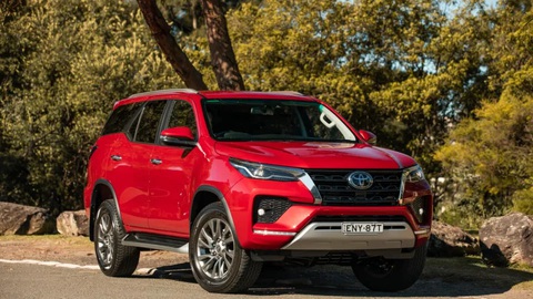 Ảnh Toyota Fortuner đời mới là giả, xe sắp có bản hybrid nhưng thế hệ mới vẫn mông lung - Ảnh 2. Hiện chưa có bất cứ bằng chứng xác thực nào xoay quanh sự tồn tại của Fortuner đời mới. Mọi thông tin liên quan tới xe hiện vẫn là tin đồn - Ảnh: Drive