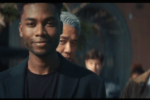 Chỉ làm cameo cho MV Kpop, Lương Triều Vỹ bỗng hot nhất mạng xã hội - Ảnh 4. Khoảnh khắc ngôi sao 61 tuổi xuất hiện trong MV gây sốt