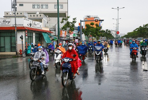 Thời tiết hôm nay 21-7: Các nơi đề phòng ngập lụt, sạt lở do mưa - Ảnh 1. Hôm nay cả nước có mưa - Ảnh: CHÂU TUẤN