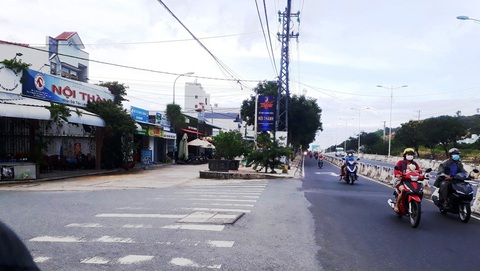 Một khu vực thuộc dự án khu tái định cư Hòn Rớ 2, giáp đại lộ Nguyễn Tất Thành, xã Phước Đồng, TP Nha Trang (Khánh Hòa) - Ảnh: PHAN SÔNG NGÂN