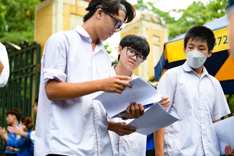 Bộ giáo dục và Đào tạo công bố điểm sàn nhóm ngành đào tạo giáo viên và sức khỏe - Ảnh 1. Học sinh tham dự kỳ thi tốt nghiệp THPT năm 2023 - Ảnh: NAM TRẦN