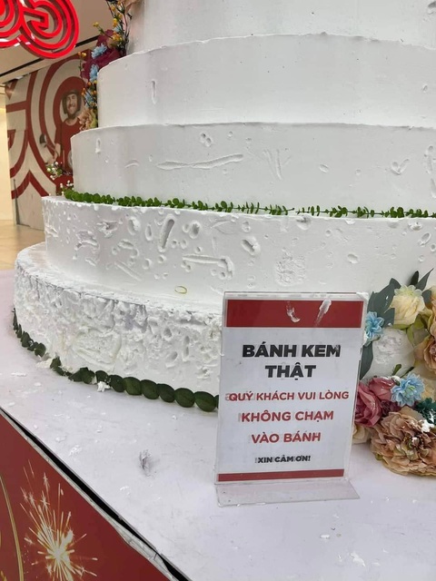 Ảnh vui 21-7: Em bị con rắn nó cắn, chẳng biết có sao không? - Ảnh 5. Nói hổng tin thì chắc có bảng cảnh báo sẽ tin.
