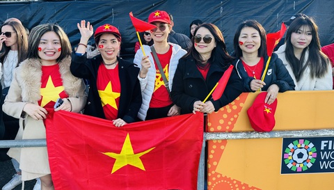 Các CĐV Việt Nam tại New Zealand luôn sát cánh cùng tuyển nữ Việt Nam - Ảnh: T.Nghĩa Các CĐV Việt Nam tại New Zealand luôn sát cánh cùng tuyển nữ Việt Nam - Ảnh: T.Nghĩa