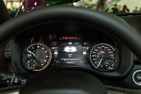 RAM 1500 bản rẻ nhất trình làng Việt Nam, nhưng giá vẫn như xe sang - Ảnh 15. RAM 1500 bản rẻ nhất trình làng Việt Nam, nhưng giá vẫn như xe sang - Ảnh 15.