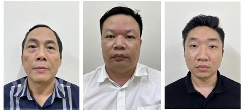 Giám đốc Trung tâm Lý lịch tư pháp quốc gia bị bắt về tội nhận hối lộ - Ảnh 1. Các bị can là lãnh đạo Trung tâm Lý lịch tư pháp quốc gia bị bắt vì nhận hối lộ (từ trái qua): Hoàng Quốc Hùng, Lương Nhân Hòa, Nguyễn Đình Cảnh