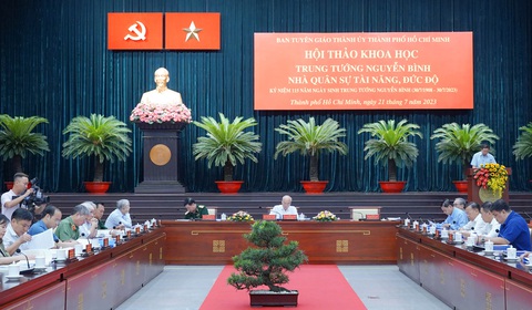 TP.HCM tổ chức hội thảo về trung tướng đầu tiên của quân đội Việt Nam - Ảnh 1. Hội thảo với sự tham dự của nhiều nguyên lãnh đạo TP, các chuyên gia lịch sử, văn hóa - Ảnh: CẨM NƯƠNG