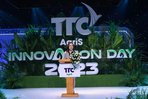 Phó Chủ tịch Hội đồng Quản trị TTC AgriS - bà Đặng Huỳnh Ức My phát biểu khai mạc tại sự kiện TTC AgriS Innovation Day 2023 với định hướng tập trung vào phát triển nông nghiệp kinh tế bền vững. Ảnh: Đ.H Phó chủ tịch hội đồng quản trị TTC AgriS - bà Đặng Huỳnh Ức My phát biểu khai mạc tại sự kiện TTC AgriS Innovation Day 2023 với định hướng tập trung vào phát triển nông nghiệp kinh tế bền vững - Ảnh: Đ.H.
