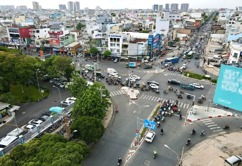 Dự án tuyến metro số 2 tại khu vực ngã tư Bảy Hiền (Lý Thường Kiệt - Cách Mạng Tháng Tám, quận Tân Bình, TP.HCM) đã hoàn thành giải tỏa chuẩn bị thi công - Ảnh: T.T.D. Dự án tuyến metro số 2 tại khu vực ngã tư Bảy Hiền (Lý Thường Kiệt - Cách Mạng Tháng Tám, quận Tân Bình, TP.HCM) đã hoàn thành giải tỏa chuẩn bị thi công - Ảnh: T.T.D.