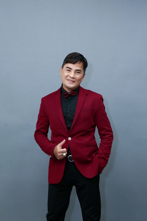 Chế Thanh kể chuyện hôn nữ khán giả theo mình suốt 18 năm - Ảnh 1. Chế Thanh được người yêu nhạc mến mộ từ giai điệu Mưa bụi