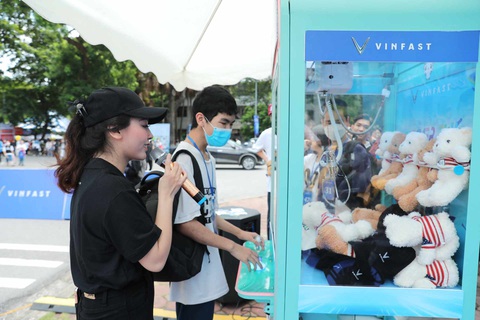 Không gian trải nghiệm Vinfast tại Hà Nội - Ảnh DANH KHANG Thí sinh vui chơi tại gian của VinFast trong khuôn khổ ngày hội ở Hà Nội - Ảnh DANH KHANG