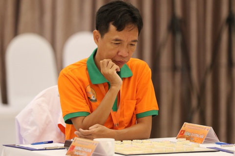 Đặc cấp đại sư Trung Quốc vào chung kết Cúp cờ tướng Phương Trang - Ảnh 3. Nỗ lực bất thành của Uông Dương Bắc nhằm tìm chiến thắng ở bán kết lượt về - Ảnh: T.P.