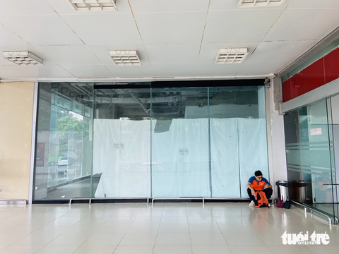 Mặt bằng cho thuê ế, có nên ‘đại hạ giá’? - Ảnh 2. Một cửa hàng thuê sàn thương mại chung cư trên đường Tây Sơn (quận Đống Đa) vừa trả mặt bằng - Ảnh: Q.THẾ