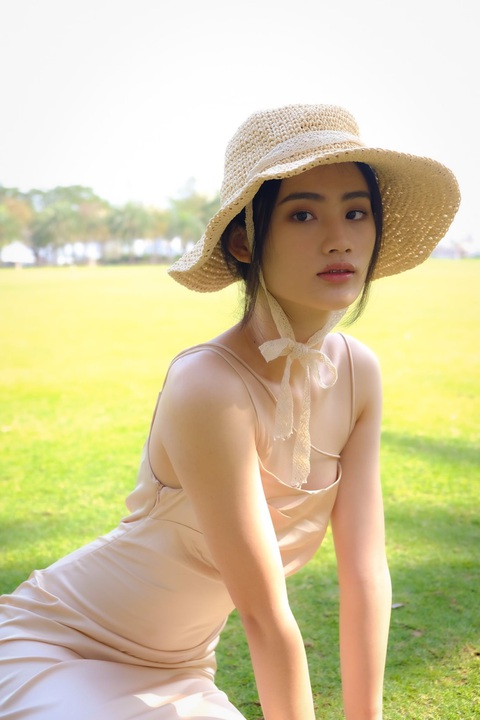 Huỳnh Trần Ý Nhi có nét đẹp thu hút người đối diện Ý Nhi có nét đẹp thu hút người đối diện