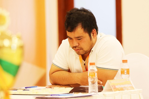 Mạo hiểm tìm chiến thắng, Nhật Quang để thua Đặc cấp đại sư Trung Quốc - Ảnh 4. Nguyễn Minh Nhật Quang để thua trận chung kết lượt đi - Ảnh: T.P.