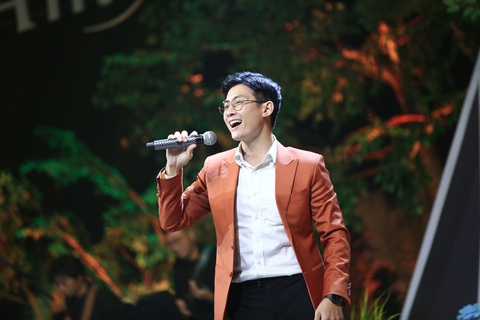 Phương Thanh kể về lần “ra mặt” đòi lại công lý cho cố nghệ sĩ Minh Thuận khiến ai cũng bật cười - Ảnh 3. Thiên Vương làm sống lại ca khúc Chợt nghe bước em về của “anh Hai” Lam Trường