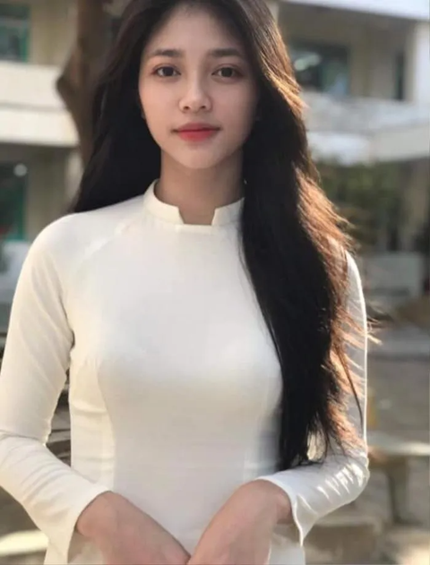 Á hậu 2 vừa đăng quang bị chê xấu, nhan sắc đời thường thế nào? - Ảnh 3. Nhan sắc đời thường của Huỳnh Minh Kiên được xem có phần rạng rỡ hơn hẳn