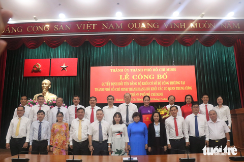 TP.HCM điều động nhiều cán bộ thuộc Đảng ủy khối cơ sở Bộ Xây dựng - Ảnh 1. Lãnh đạo Thành ủy cho rằng việc chuyển đổi, sáp nhập, điều chuyển các tổ chức đảng nhằm giúp công tác quản lý sinh hoạt, điều hành tốt hơn - Ảnh: CẨM NƯƠNG
