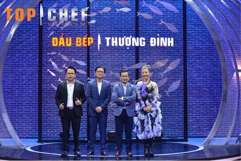 Top Chef Việt Nam tập 7: Quỳnh Anh Shyn thưởng thức đại tiệc lẩu 3 miền - Ảnh 1. Top Chef Việt Nam tập 7: Quỳnh Anh Shyn thưởng thức đại tiệc lẩu 3 miền - Ảnh 1.