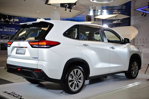 Toyota Innova 2023 dễ bán song song bản cũ ở Việt Nam, trang bị 'xịn' hơn hẳn - Ảnh 3. Ngoại thất Toyota Innova Zenix tại Thái Lan - Ảnh: Toyota