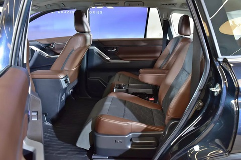 Toyota Innova 2023 dễ bán song song bản cũ ở Việt Nam, trang bị 'xịn' hơn hẳn - Ảnh 5. Nội thất Toyota Innova Zenix tại Thái Lan - Ảnh: Toyota