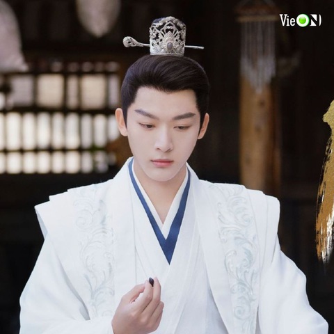 Trương Vãn Ý nổi tiếng nhờ tham gia bộ phim Thời đại thức tỉnh và nhận được nhiều phản ứng tích cực với vai diễn đầu tay này. Trương Vãn Ý nổi tiếng nhờ tham gia bộ phim 'Thời đại thức tỉnh' và nhận được nhiều phản ứng tích cực với vai diễn đầu tay này.