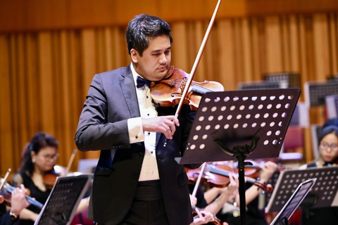 Nghệ sĩ violon Bùi Công Duy cùng nhiều nghệ sĩ nhạc thính phòng, nhạc truyền thống và nhạc nhẹ lưu diễn tháp tùng Chủ tịch nước tại Áo và Ý - Ảnh: NVCC Nghệ sĩ violon Bùi Công Duy cùng nhiều nghệ sĩ nhạc thính phòng, nhạc truyền thống và nhạc nhẹ lưu diễn tháp tùng Chủ tịch nước tại Áo và Ý - Ảnh: NVCC